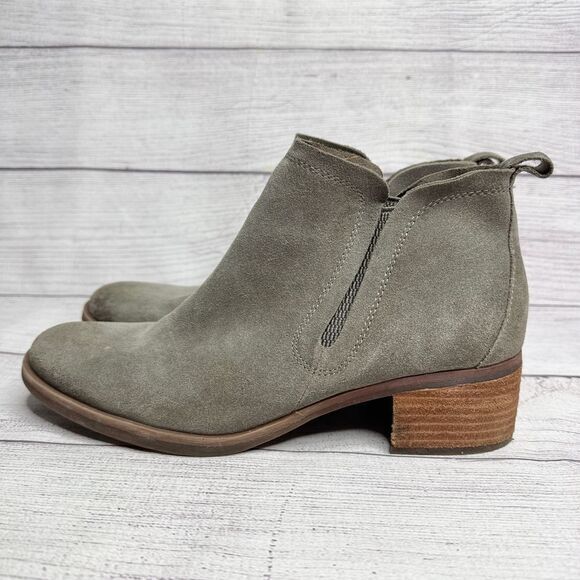 Korks Gray Suede Ankle Boots size 8.5 Western Stacked Heel‎ Slip On Booties - Picture 1 of 9